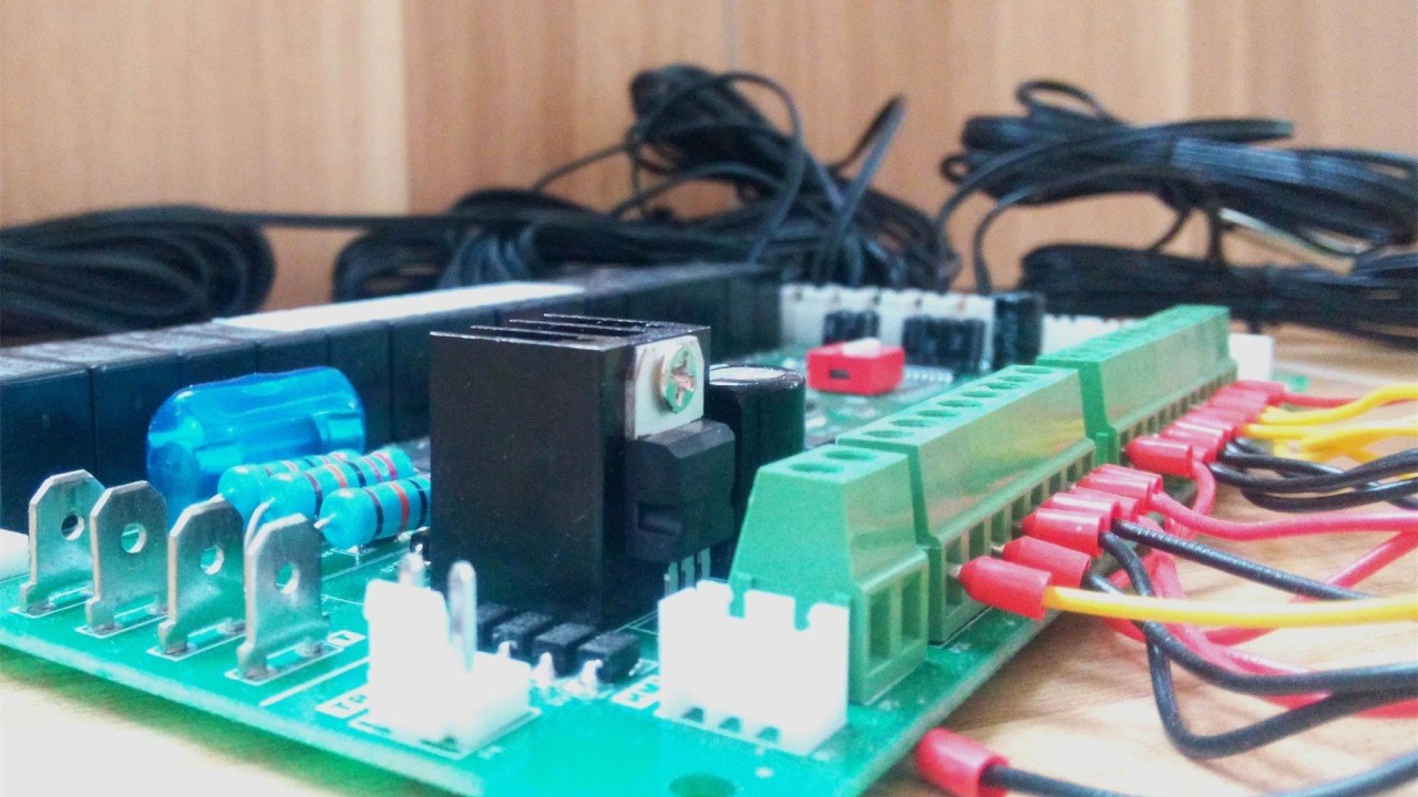 空調(diào)節(jié)能控制器檢測故障的方法及日常維護